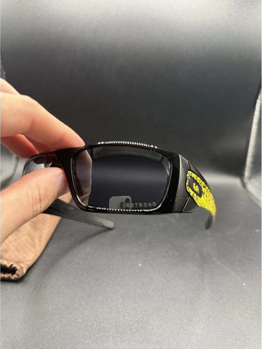 Oakley Fuel Cell Livestrong Polished Black w/Yellow/Black Iridium OO9096-20